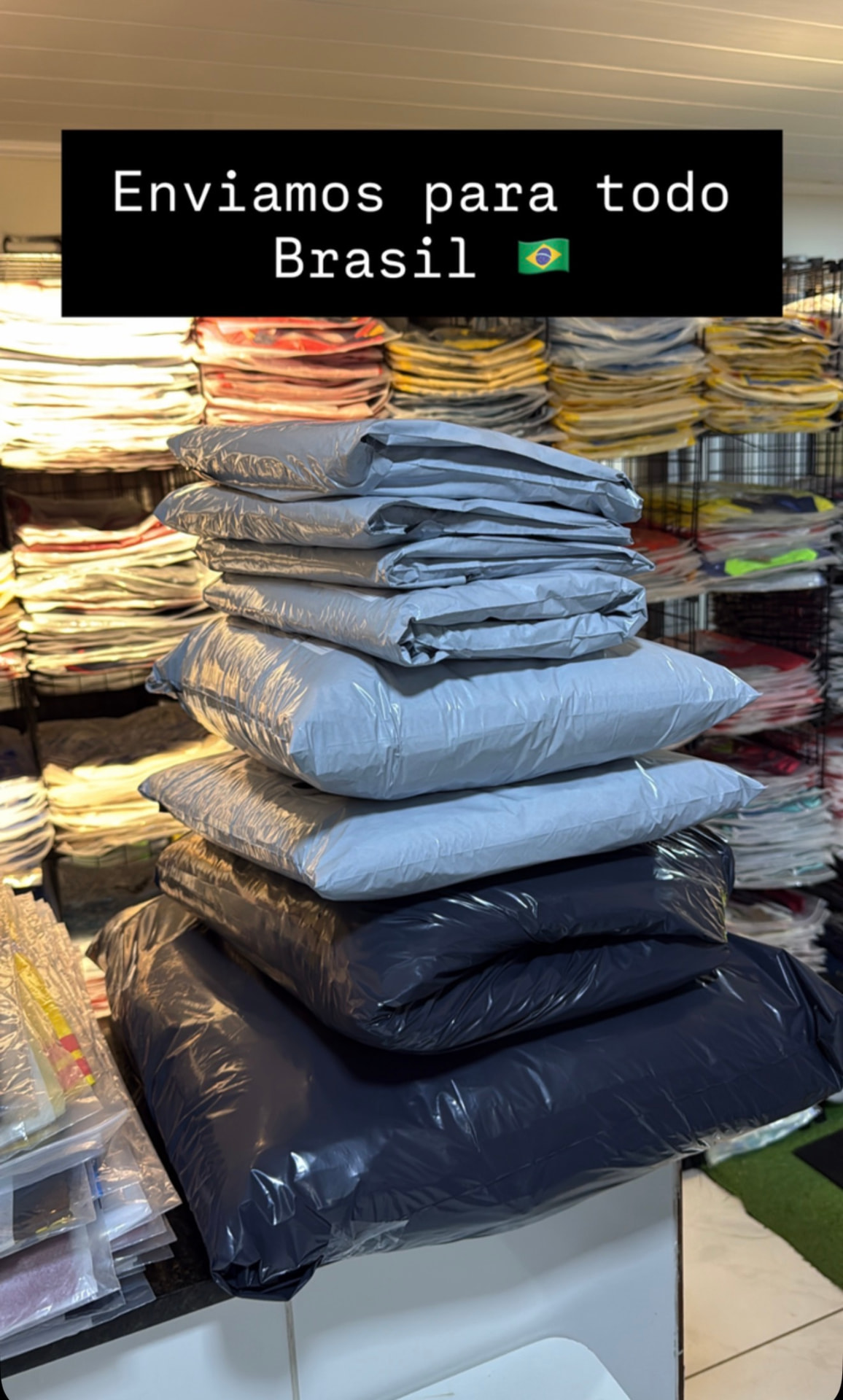 Pacotes de pedidos preparados para envio aos clientes